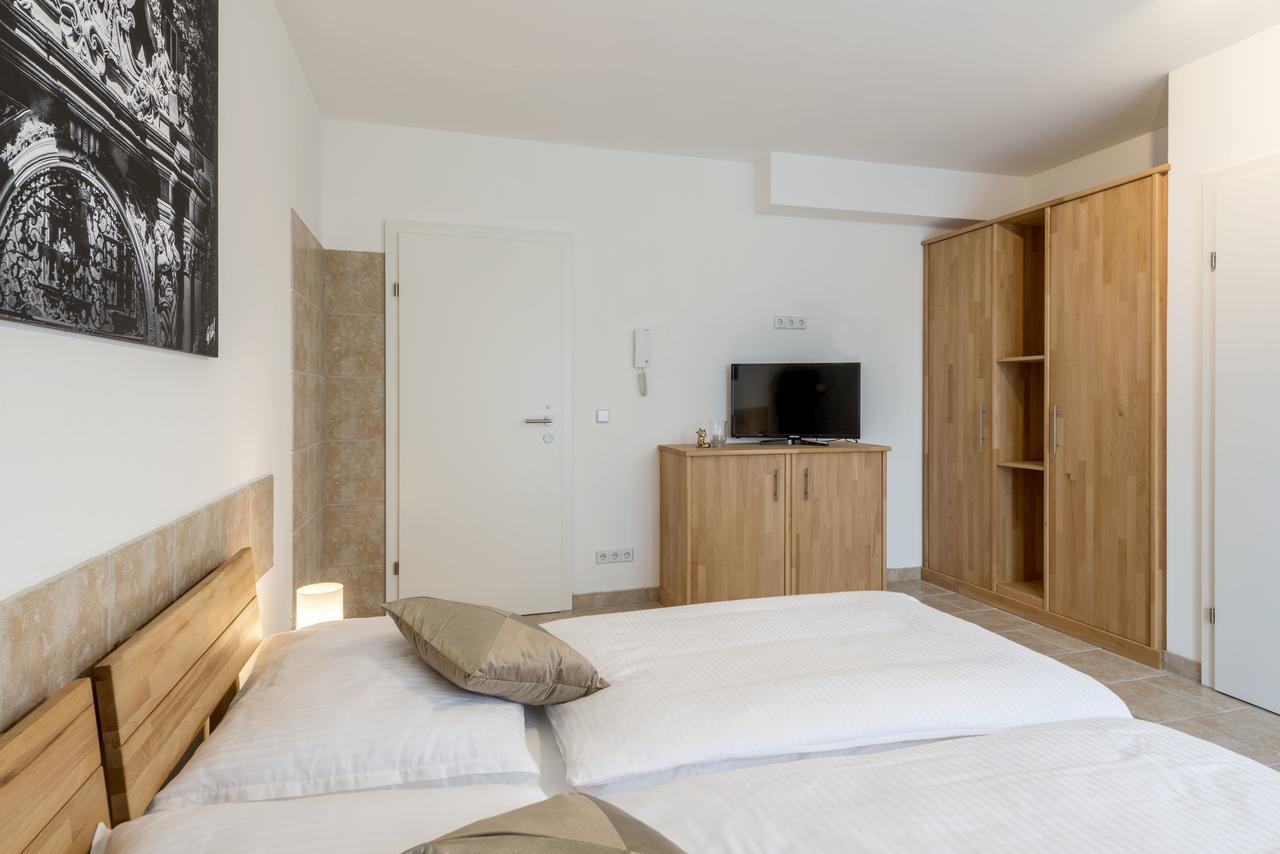 Wn Rooms Wiener Neustadt Buitenkant foto