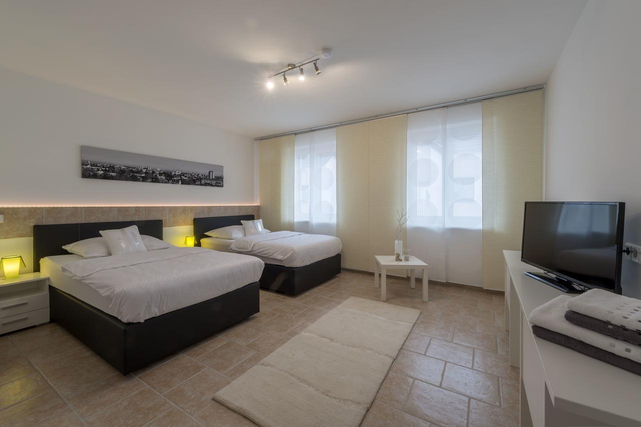 Wn Rooms Wiener Neustadt Buitenkant foto